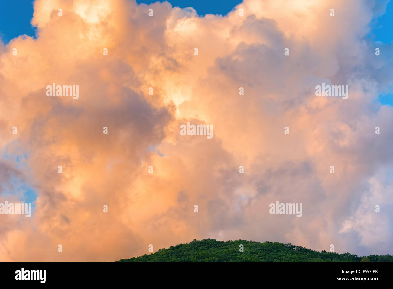 Dramatic sky with cloud at sunset. Clouds in the sky Stock Photo - Alamy