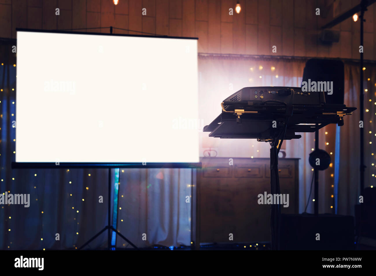 Projector Screen Stock Photos & Projector Screen Stock Images Alamy