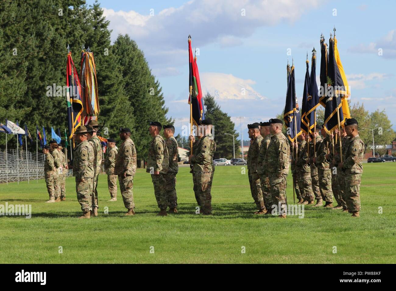 104th Training Division (LT) “Timberwolves” participate in the change ...