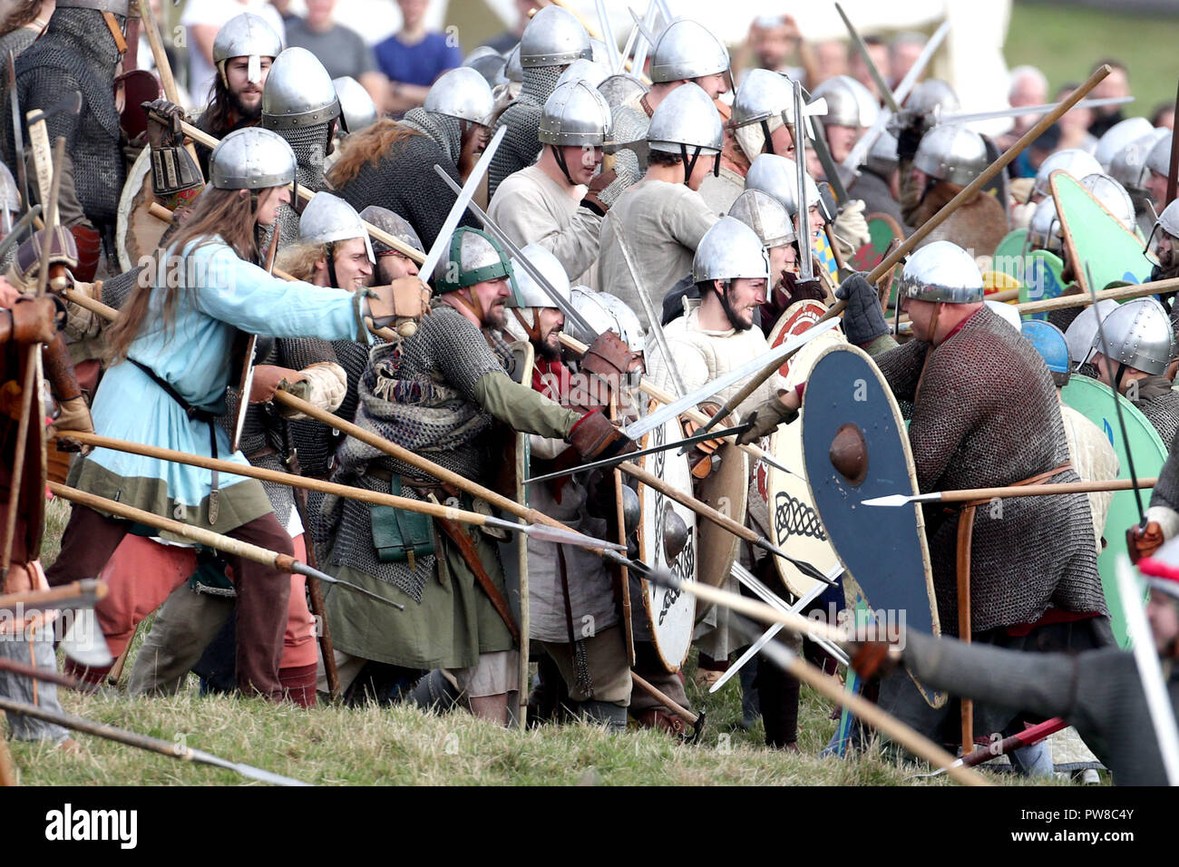 Битва при гастингсе произошла. Битва при Гастингсе 1066. Гастингс битва. Битва при Гастингсе реконструкция. Битва при Гастингсе участники.