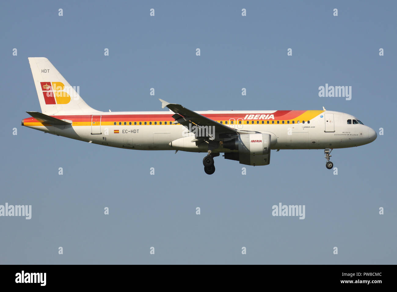 Spanish Iberia Airbus A320-200 (old livery) with registration EC
