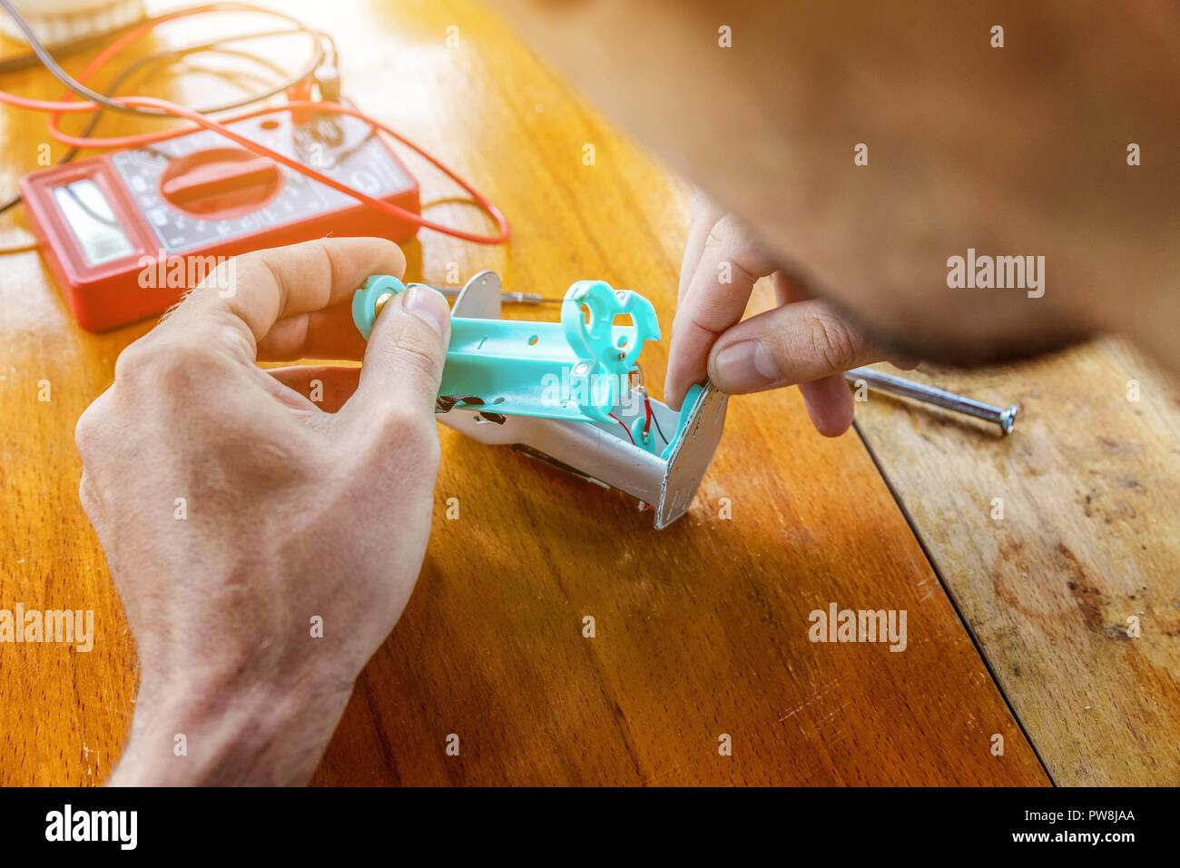 Fixing vapor cigarette hi-res stock photography and images - Alamy