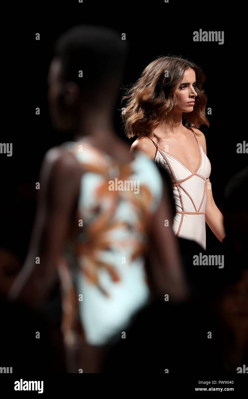 Lisbon, Portugal. 13th Oct, 2018. A model presents a creation from the Cia Maritima Spring/Summer 2019 collection during the 3rd day of the Lisboa Fashion Week - Moda Lisboa, at the Pavilhao Carlos Lopes in Lisbon, Portugal, on October 13, 2018. Credit: Pedro Fiuza/ZUMA Wire/Alamy Live News Stock Photo