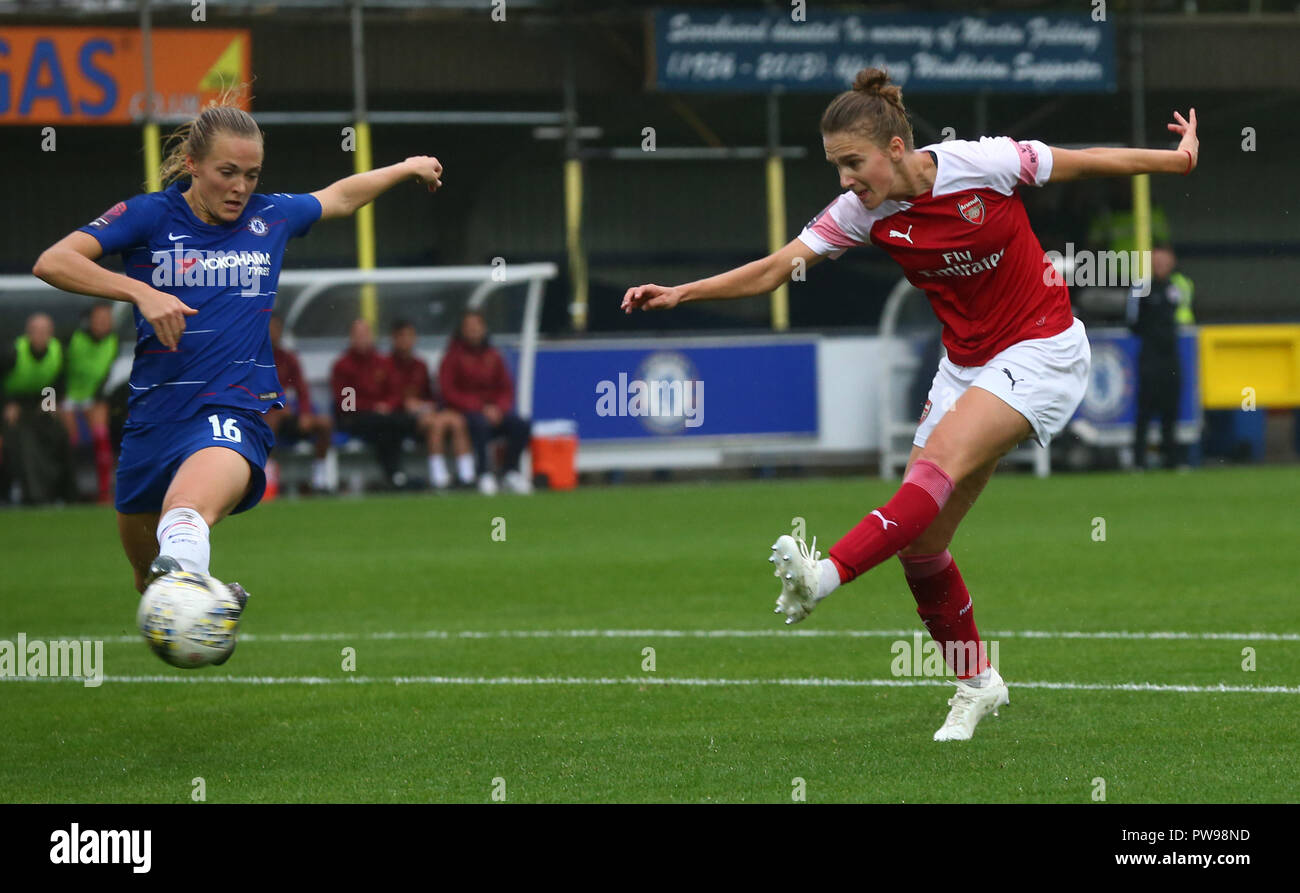 Kingston upon Thames, UK. 14 October 2018.  Vivianne Miedema of Arsenal  scores 2nd goal during The FA Women's Super League match between Chelsea FC Women and Arsenal at Kingsmeadow Stadium, Kingston upon Thames, England on 14 Oct 2018.  Credit Action Foto Sport Credit: Action Foto Sport/Alamy Live News Credit: Action Foto Sport/Alamy Live News Stock Photo