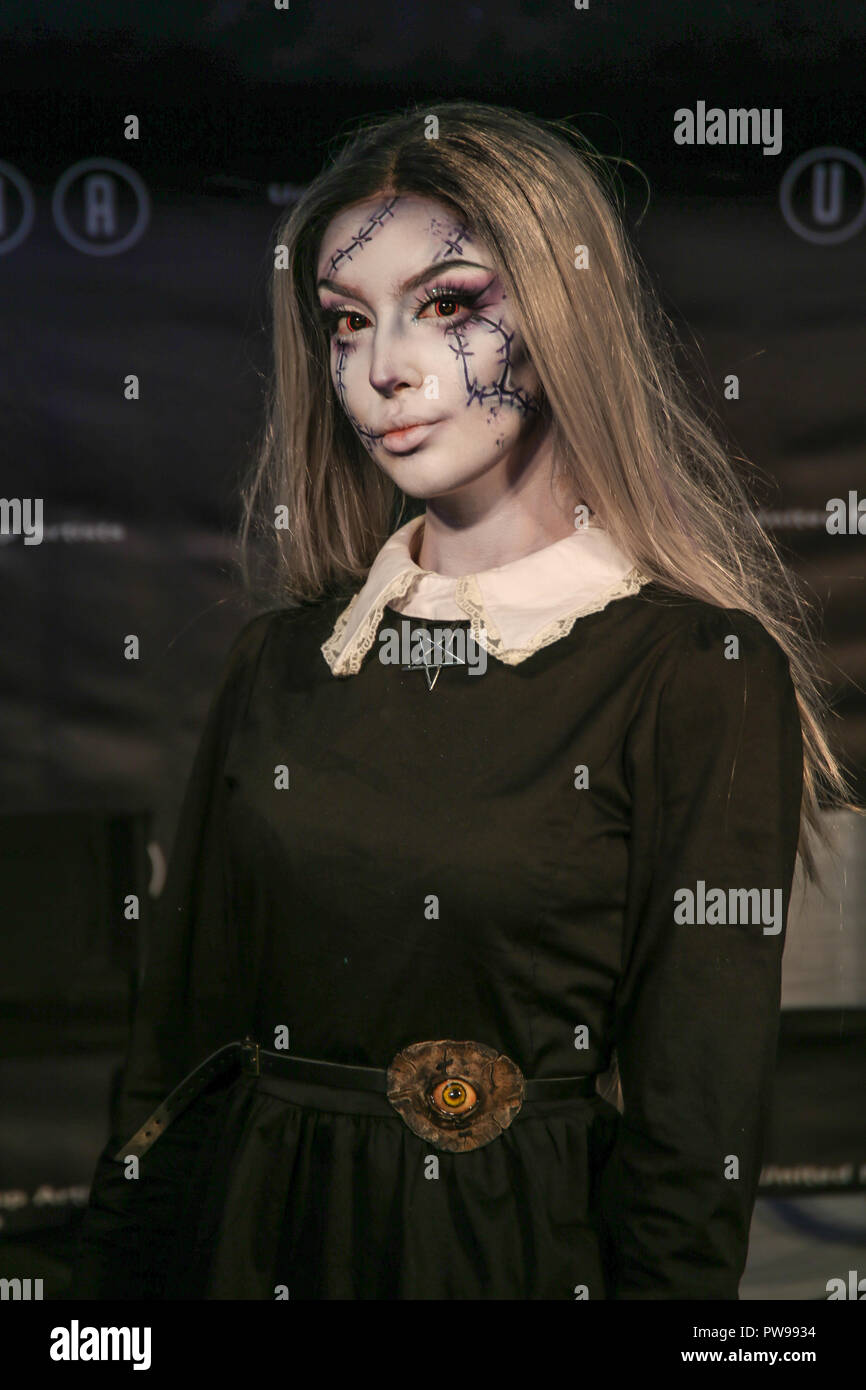 Artist Body Painting Live Model High Resolution Stock Photography and ...