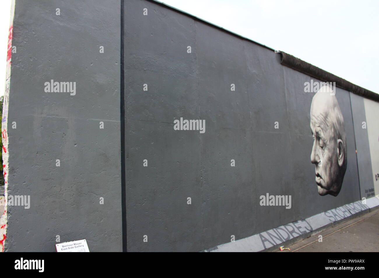 East Side Gallery, Berlin Wall painting of 'Thank You, Andrei Sakharov' (Danke, Andrei Sakharov) by Dmitri Vrubel and Viktoria Timofeeva Stock Photo