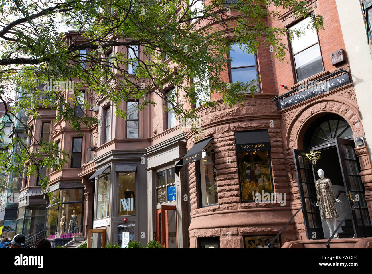 Cambridge Massachusetts,Boston CambridgeSide Galleria,mall arcade,shopping  shopper shoppers shop shops market markets marketplace buying selling,retai  Stock Photo - Alamy