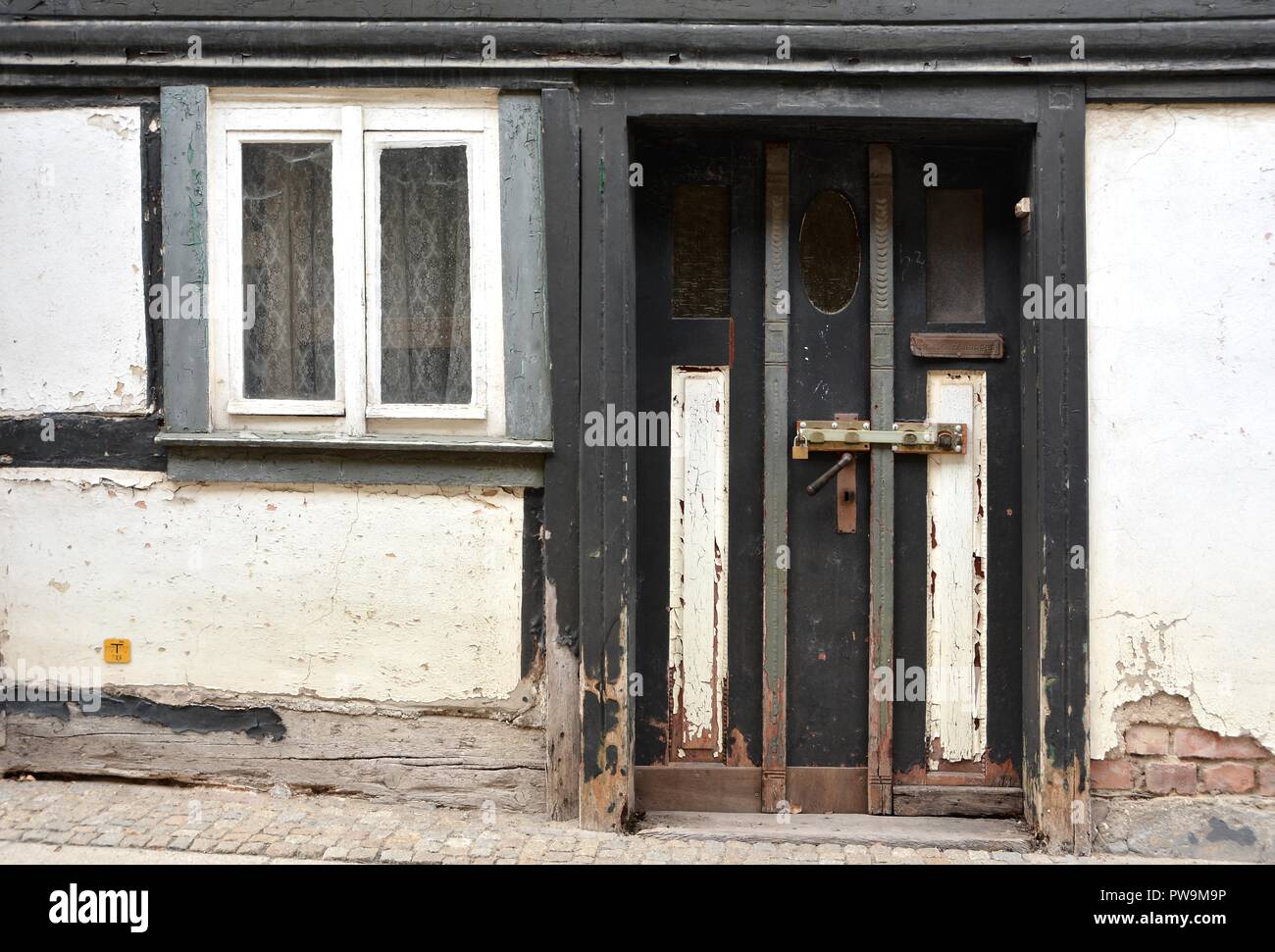 Dilapidated apartment house hires stock photography and images Alamy