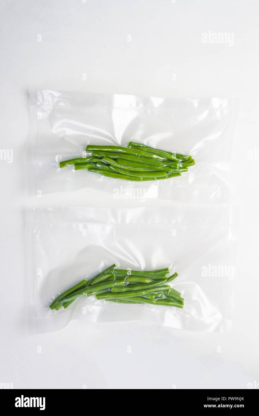 Vacuum sealed fresh green beans Stock Photo Alamy