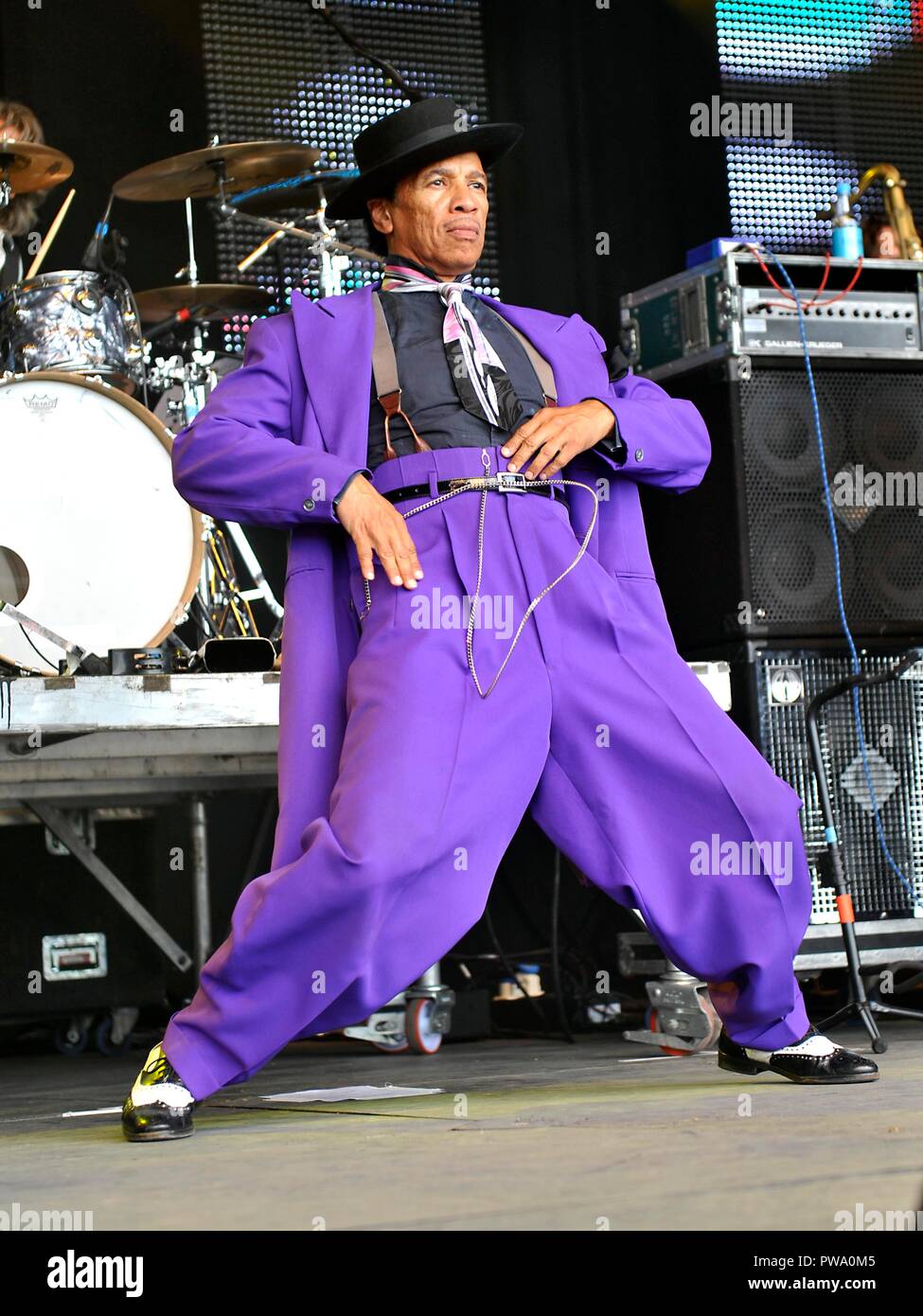 kid-creole-and-the-cocounts-at-the-vintage-at-goodwood-festival-160810-byline-bigpicturesphotocom-1870-usage-of-this-image-or-copy-written-that-is-based-on-the-caption-is-conditional-upon-the-acceptance-of-big-picturess-terms-and-conditions-available-at-wwwbigpicturesphotocom-kid-creole-and-the-cocounts-at-the-vintage-at-goodwood-festival-PWA0M5.jpg