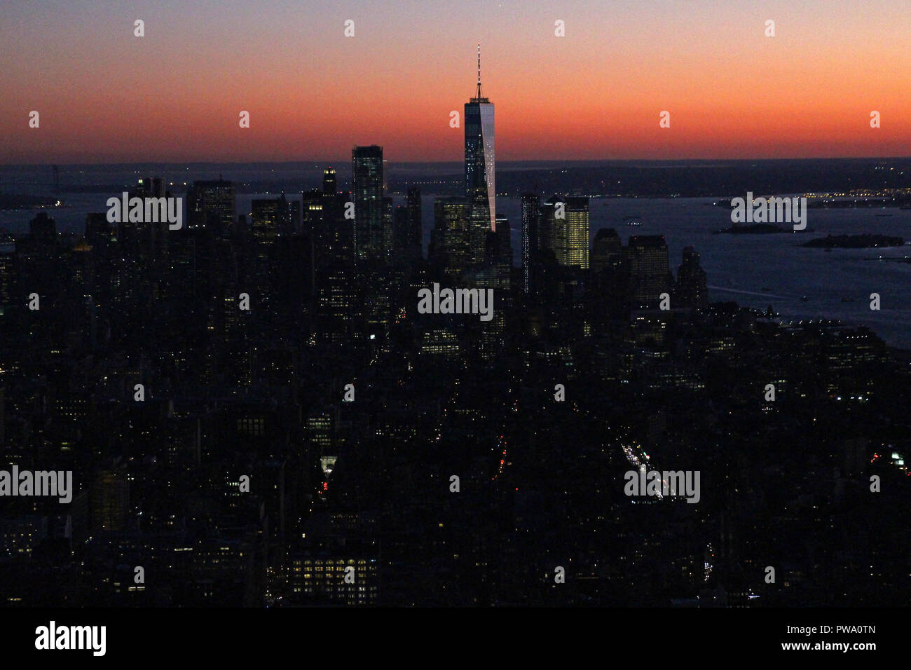 New York City sunset from Empire State Building Stock Photo - Alamy