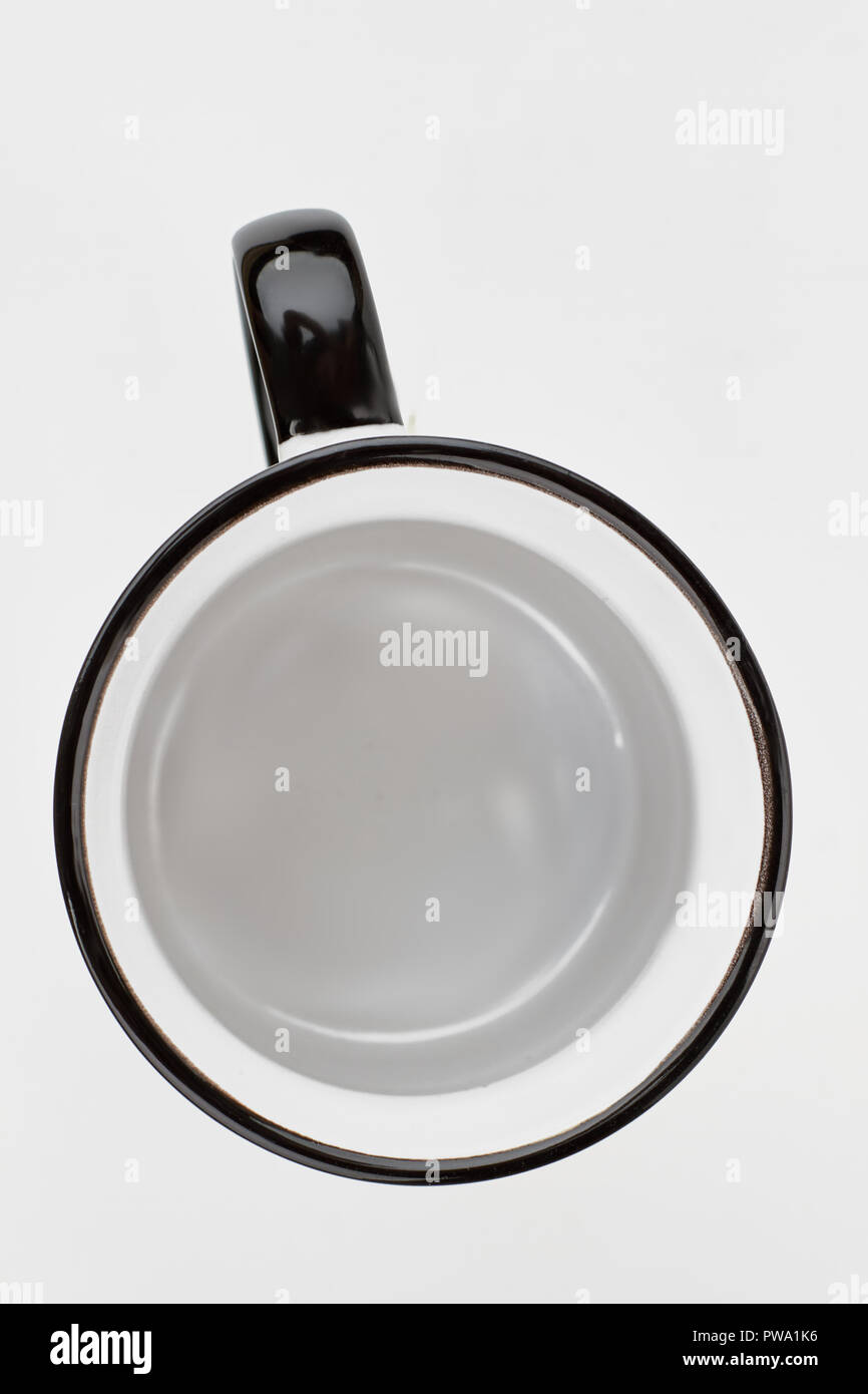https://c8.alamy.com/comp/PWA1K6/empty-enamel-mug-top-view-blank-enamel-cup-isolated-on-white-background-PWA1K6.jpg
