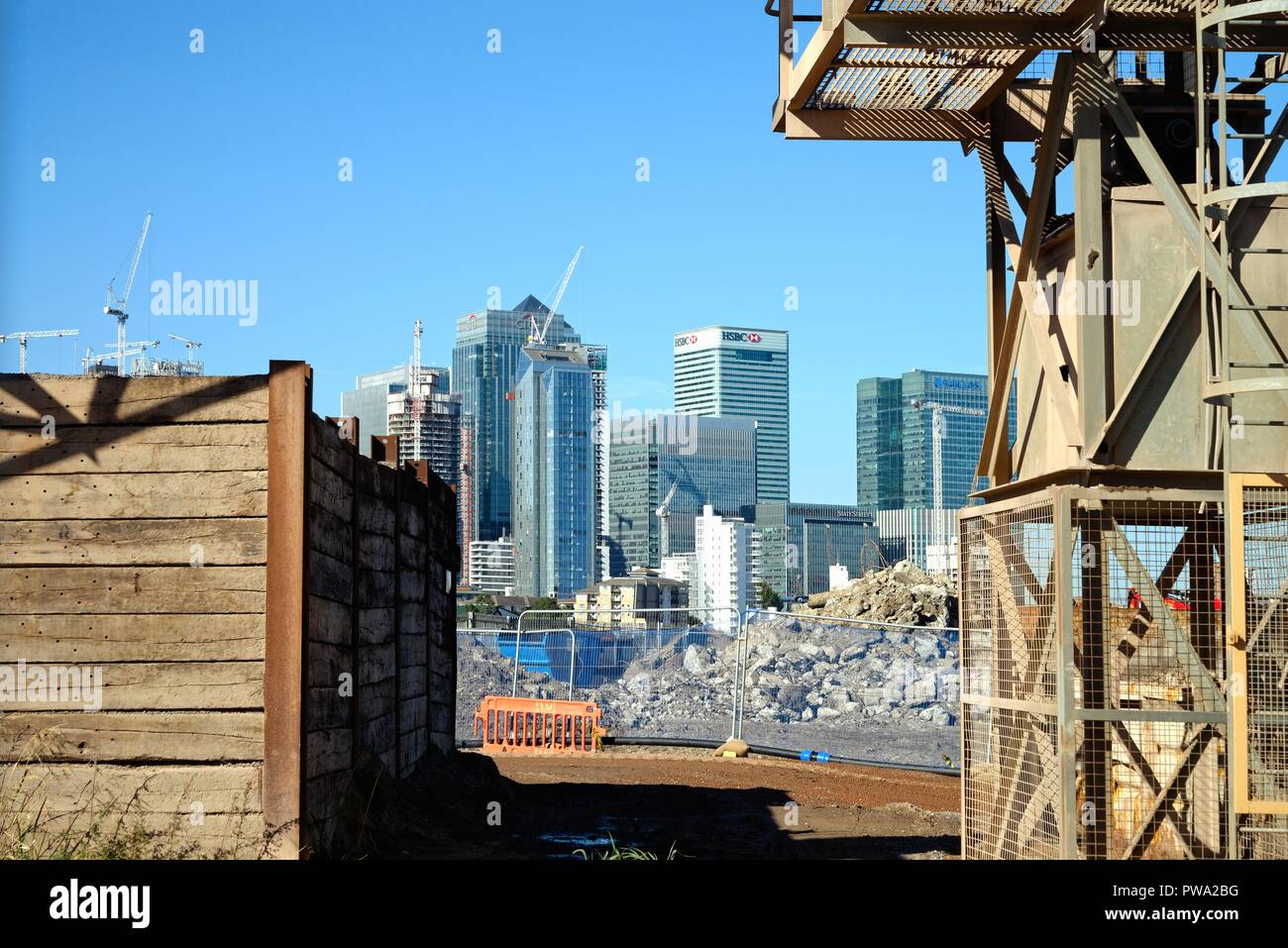 North quay canary wharf skyline hi-res stock photography and images - Alamy