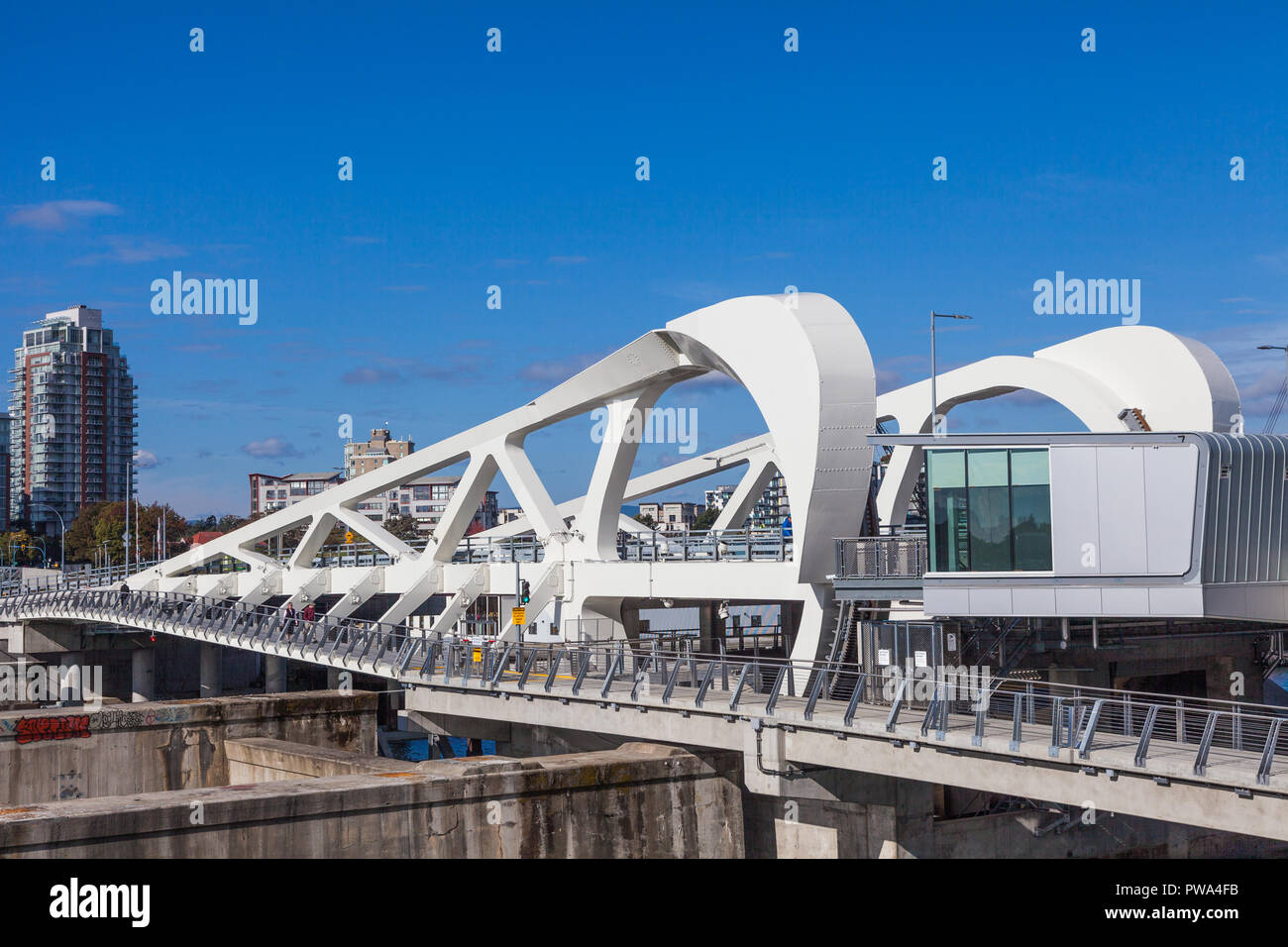 Single-leaf bascule bridge in Victoria, British columbia Stock Photo ...