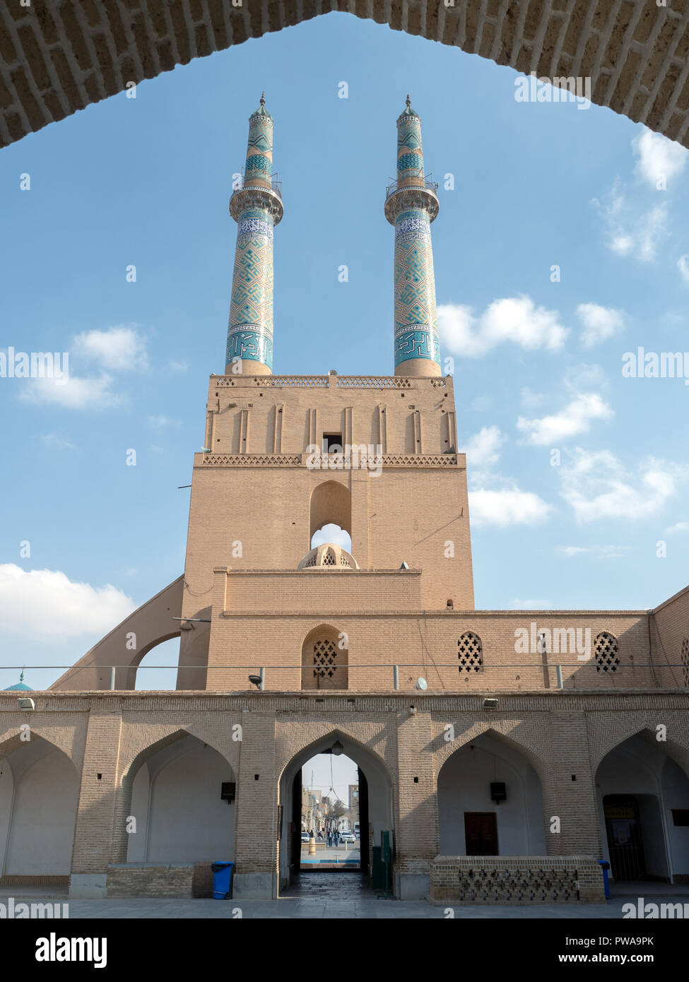 Jameh mosque courtyard and minarets, Yazd, Iran Stock Photo