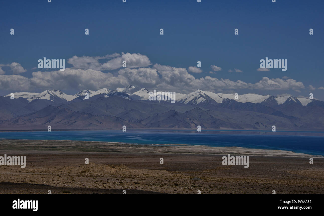 The High Pamirs rise along the Pamir Highway, Kyrgyzstan Stock Photo