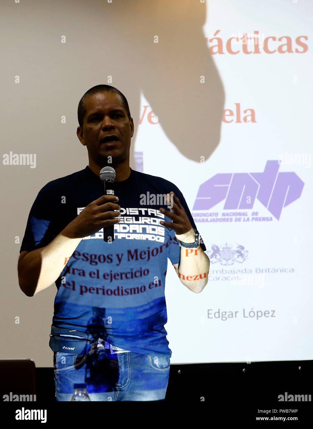Naguanagua, Carabobo, Venezuela. 13th Oct, 2018. October 13, 2018. SNTP Workshop, National Union of Workers of the Press with sponsorship of the British Embassy, held a workshop on the safety of journalists in the coverage of hostile situations, with the participation of social communicators from the states of Aragua, Apure, Carabobo, Cojedes and Guarico, held in Naguanagua, Carabobo state, Photo: Juan Carlos Hernandez Credit: Juan Carlos Hernandez/ZUMA Wire/Alamy Live News Stock Photo