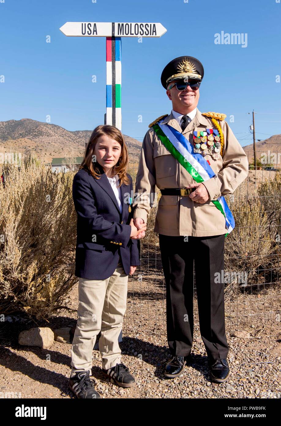 Dayton, Nevada, USA. 14th Oct, 2018. His Excellency KEVIN BAUGH, president  and benevolent dictator of the Republic of Molossia, right, and ARI  TELFORD, president of the Federal Republic of Caddia, pose for