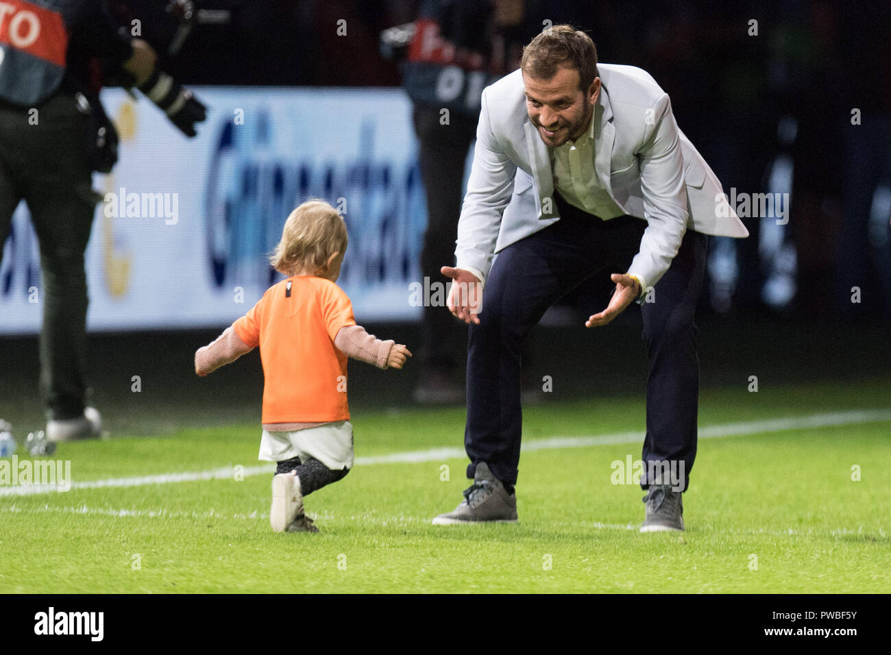Rafael VAN DER VAART is happy
