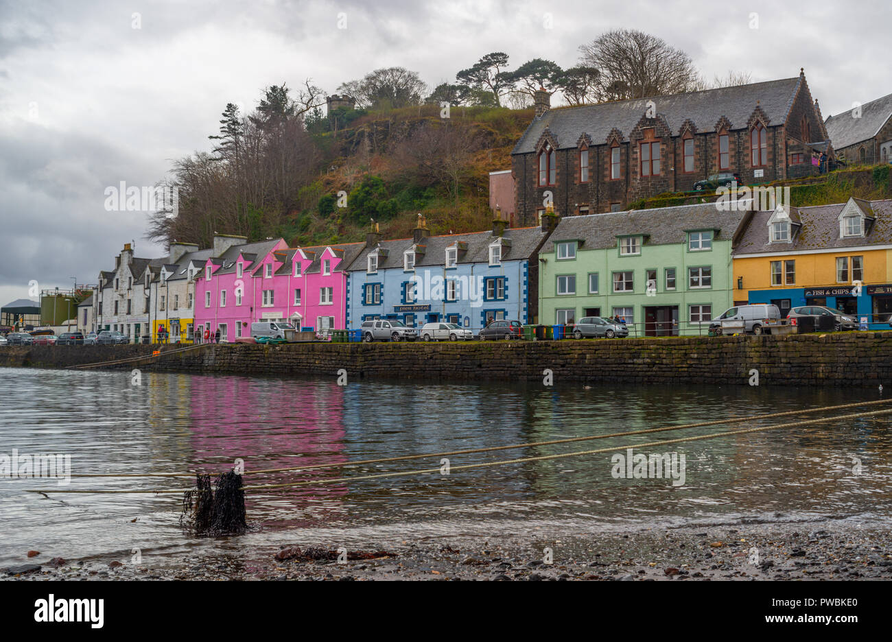Colourful houses scotland hires stock photography and images Alamy