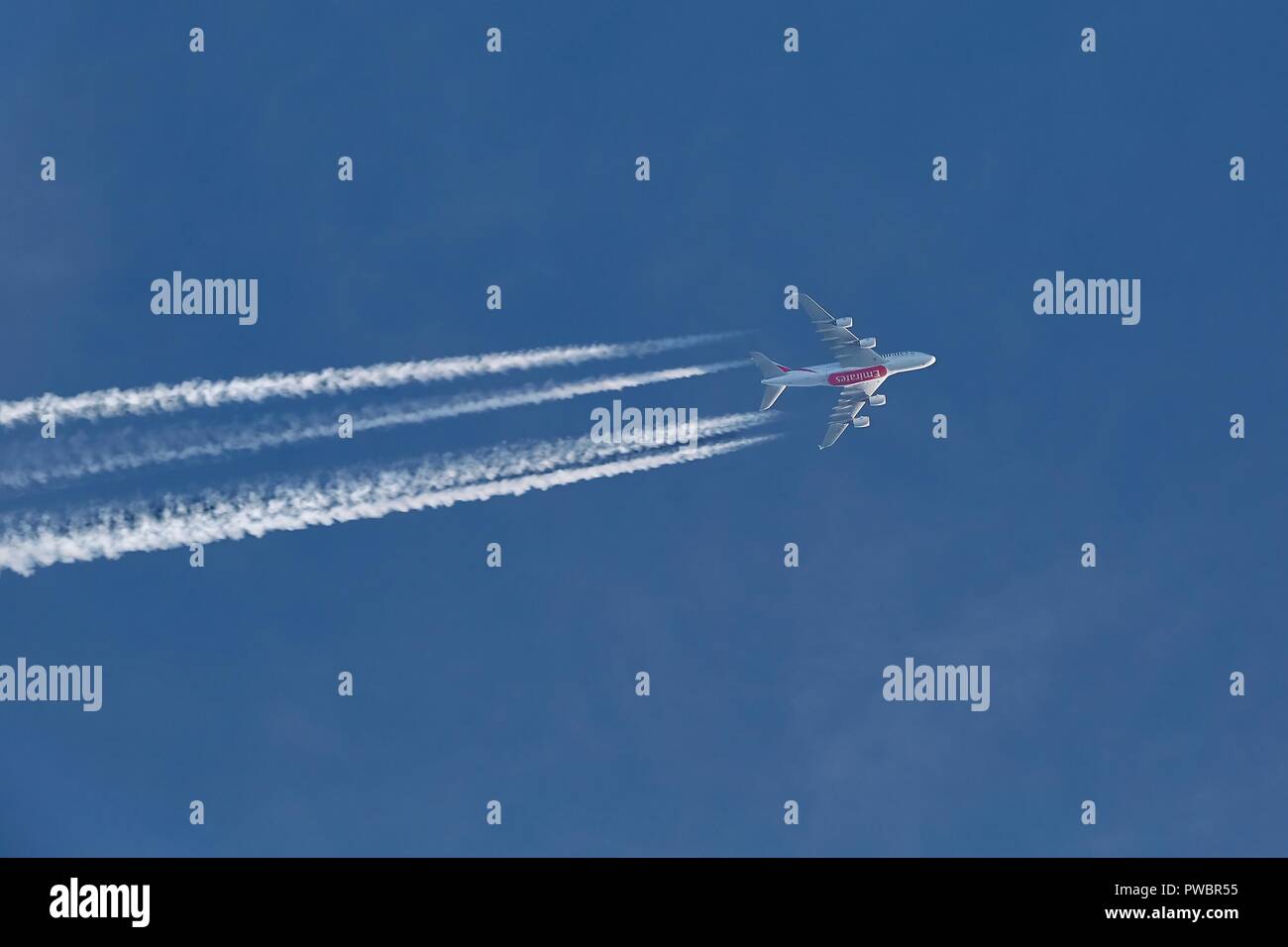 Plane at cruising altitude Stock Photo Alamy