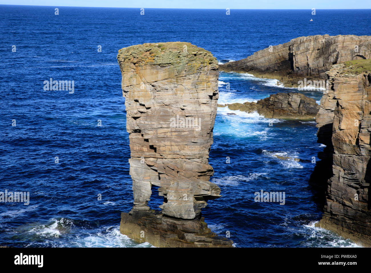 yesnaby-cliffs-area-stromnessr-orkney-scotland-highlands-united