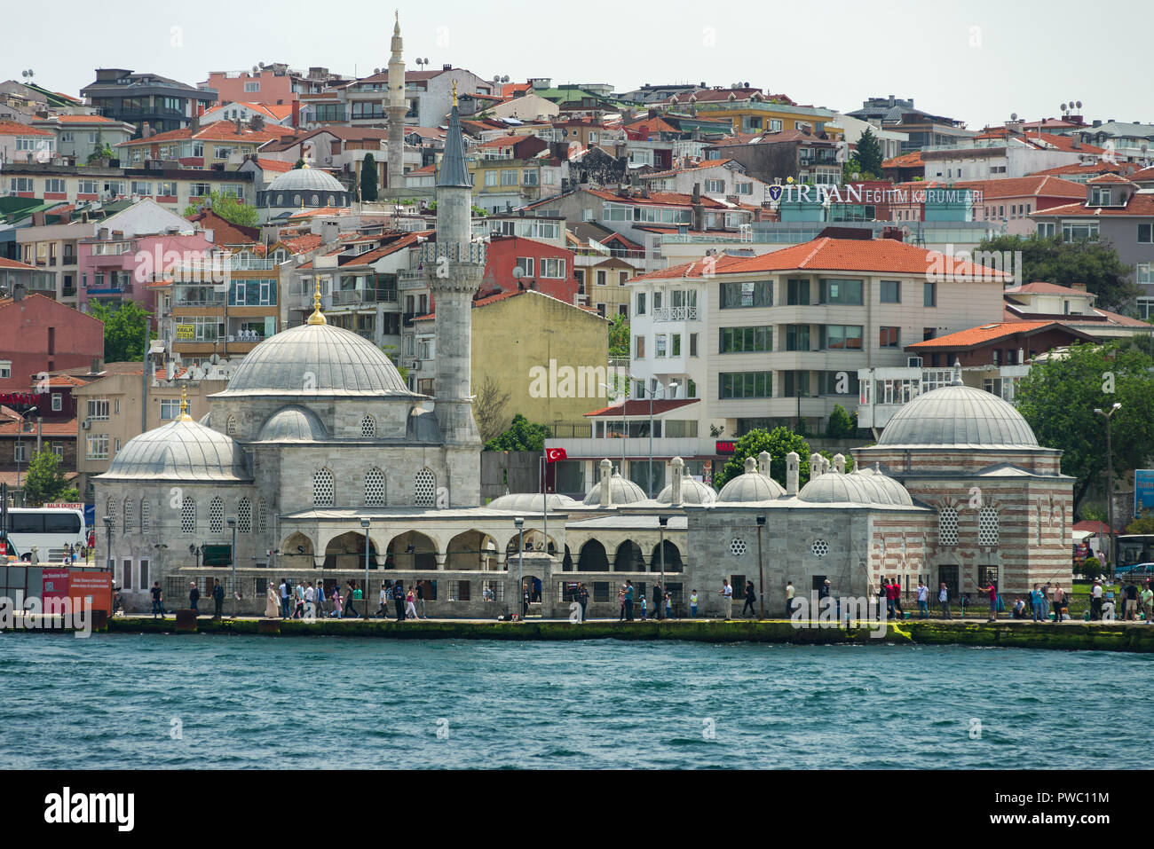 The Şemsi Paşa Camii or mosque by the Bosphorus in Uskudar, Istanbul, Turkey Stock Photo
