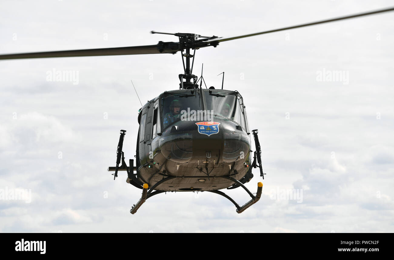 Huey helicopter hires stock photography and images Alamy