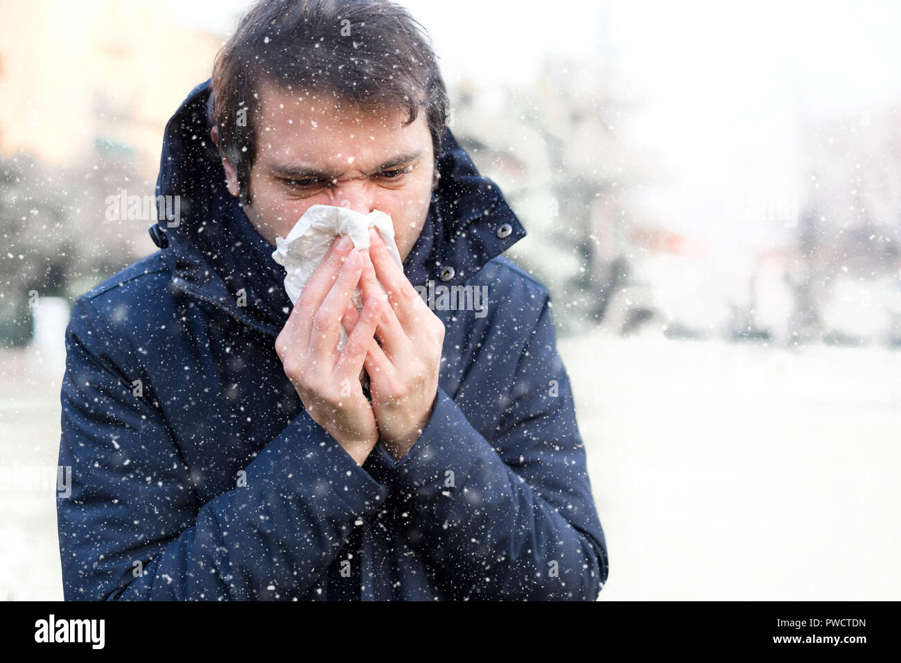 человек болеет. может человек заболеть от холода. озноб мужчина. может человек заболеть от холода. можно ли заболеть от холода.