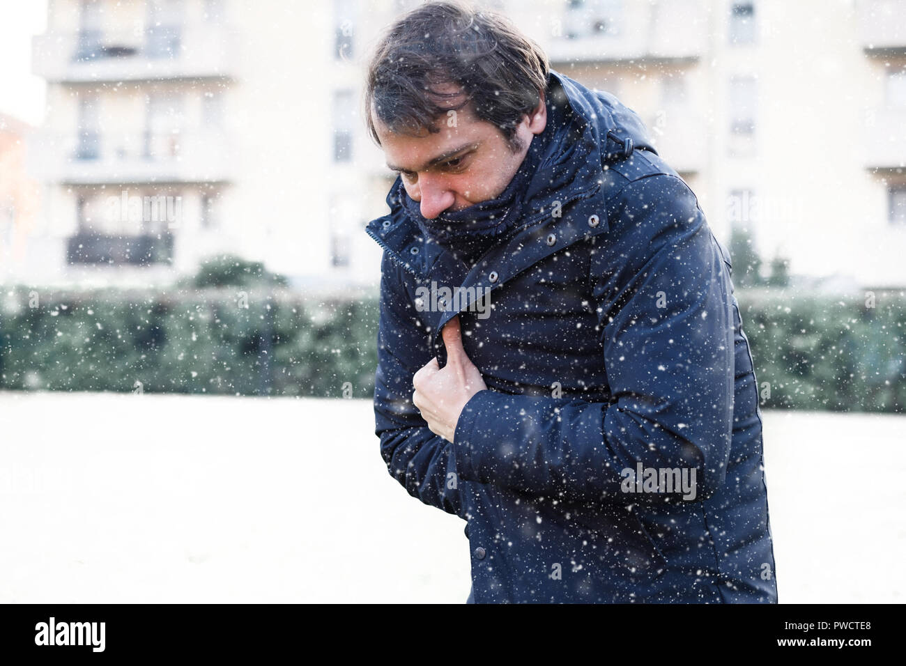 Машина в снегу. Its snowy english. Человек на холоде. Very cold and snowing. Freezing cold.