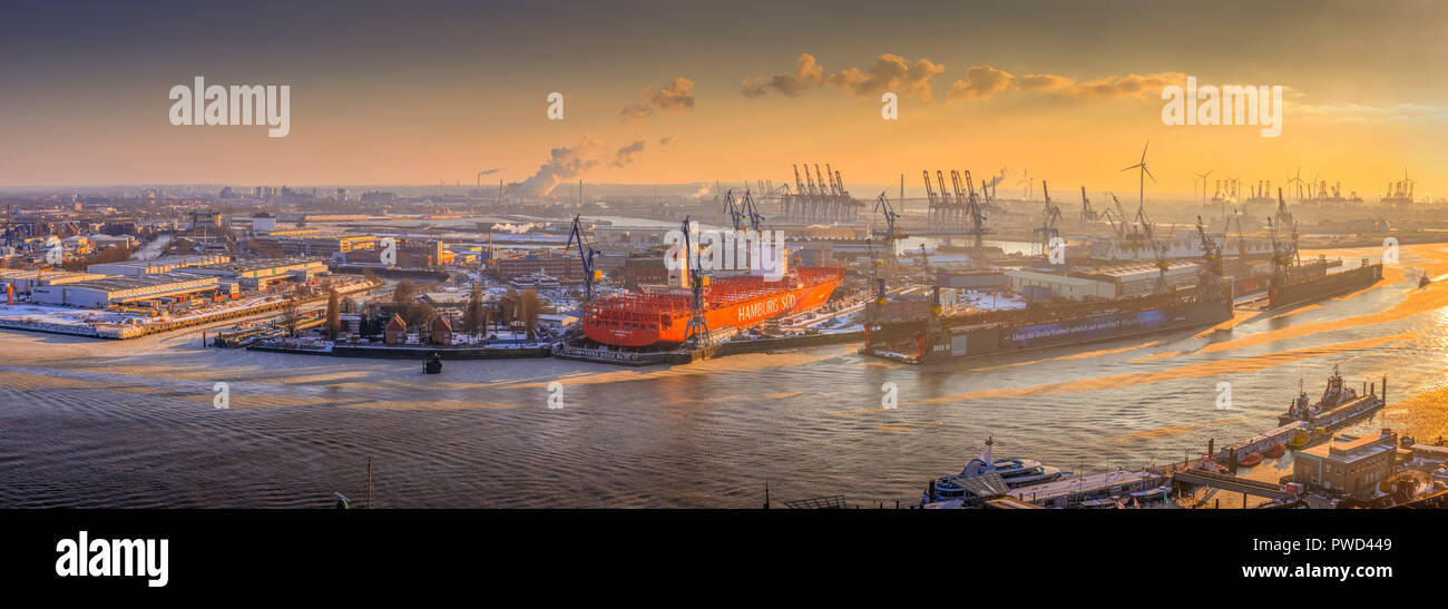 Deutschland, Hamburg, St. Pauli, Fischmarkt, Hafen, Elbe, Blohm und Voss Stock Photo