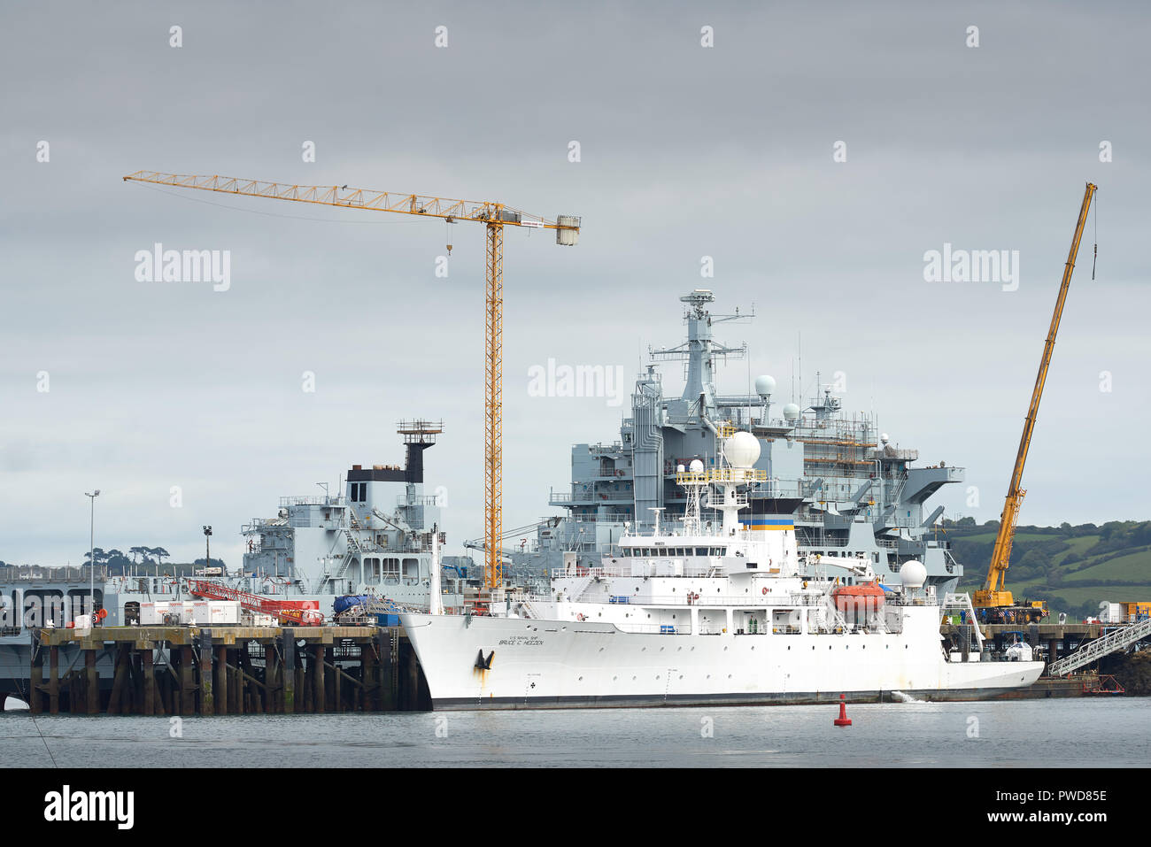 Usns Bruce C Heezen Pathfinder Class Oceanographic Survey Ship - usns bruce c heezen pathfinder class oceanographic survey ship moored in front of rfa tideforce a royal navy tanker moored for installation work