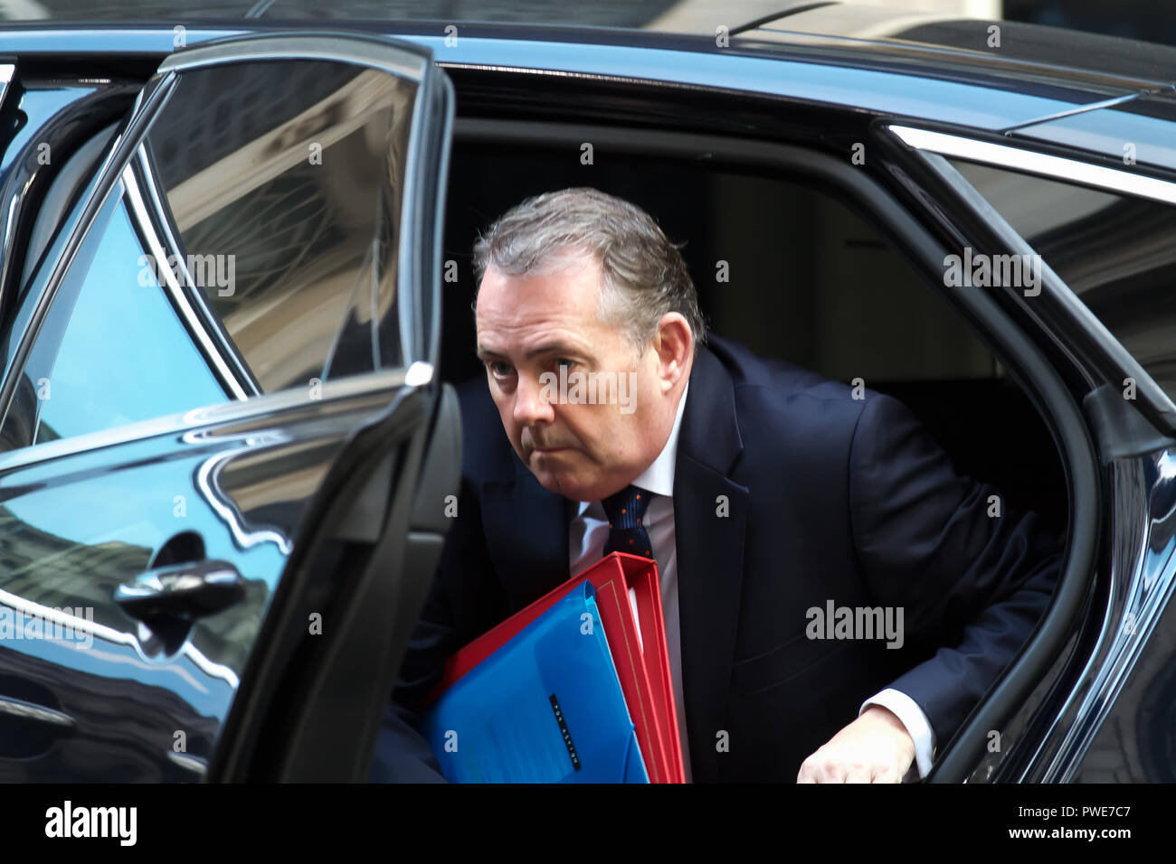 London,UK,16th October 2018,Secretary of State for International Trade and President of the Board of Trade The Rt Hon Liam Fox MP arrives for the Cabinet meeting in 10 Downing Street, ahead of a crunch Brussels Summit tomorrow. Theresa May will deliver an appeal to break deadlock at the summit. Top ministers met late last night In Andrea Leadsom’s office while eating Pizza to discuss details further.Credit: Keith Larby/Alamy Live News Stock Photo