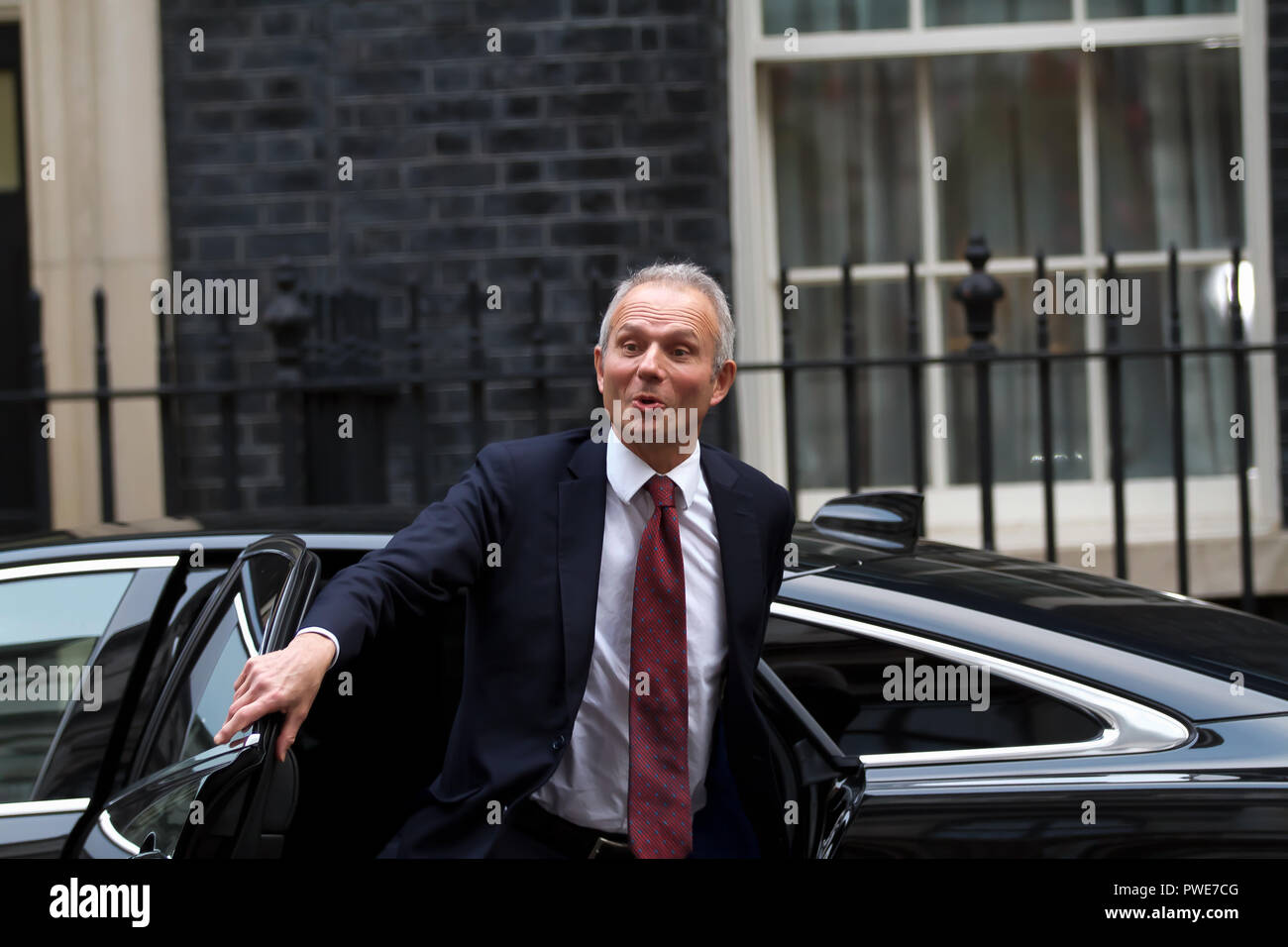 London,UK,16th October 2018,Minister for the Cabinet Office and Chancellor of the Duchy of Lancaster The Rt Hon David Lidington CBE MP arrives for the Cabinet meeting in 10 Downing Street, ahead of a crunch Brussels Summit tomorrow. Theresa May will deliver an appeal to break deadlock at the summit. Top ministers met late last night In Andrea Leadsom’s office while eating Pizza to discuss details further.Credit: Keith Larby/Alamy Live News Stock Photo