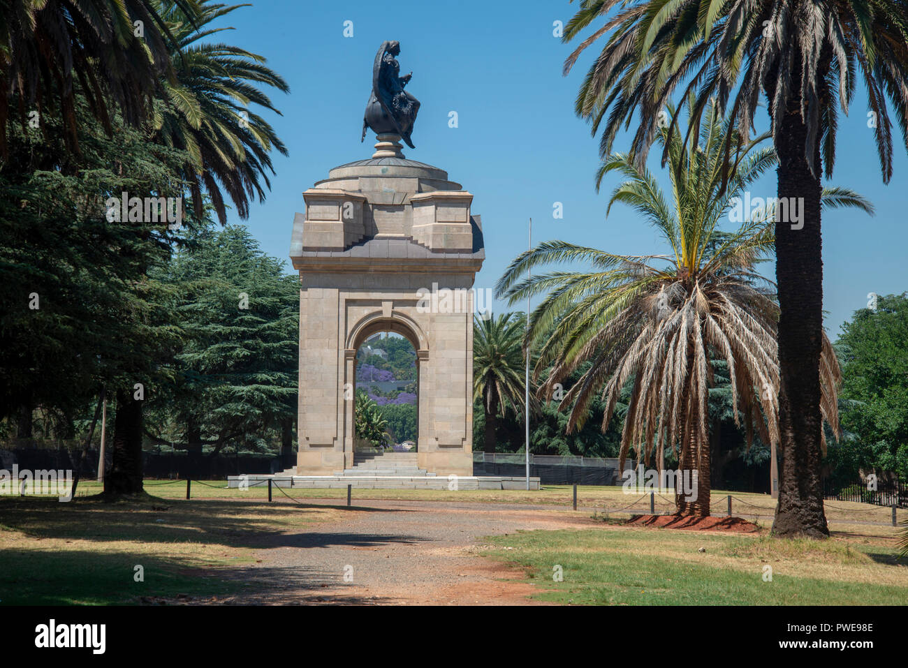 Johannesburg, South Africa, 16 October, 2018. The Anglo Boer War Memorial, in Saxonworld, is seen against a clear blue sky as summer approached South Africa. Originally called the Rand Regiments Memorial, the monument was dedicated to the men of the Witwatersrand who joined as British soldiers in the Rand Regiments and who died during the Second Boer War (1899-1902). The memorial was renamed and rededicated on 10 October 10, 1999, to all people who died during the Second Boer War. Credit: Eva-Lotta Jansson/Alamy Live News Stock Photo