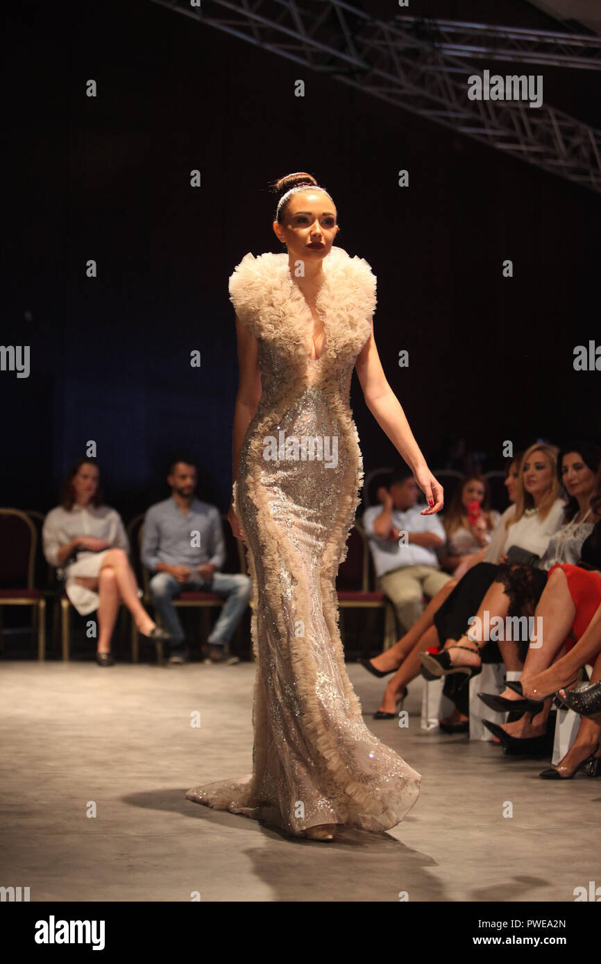 Female dress design 2018 online