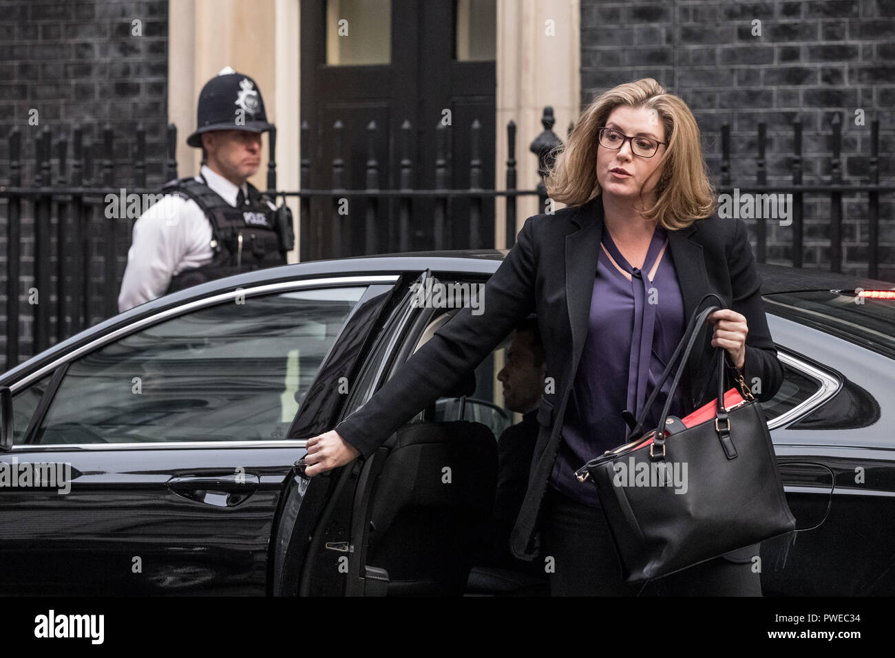 London, UK. 16th October, 2018. Ministers arrive for an extended Cabinet meeting at 10 Downing Street. Credit: Guy Corbishley/Alamy Live News Stock Photo