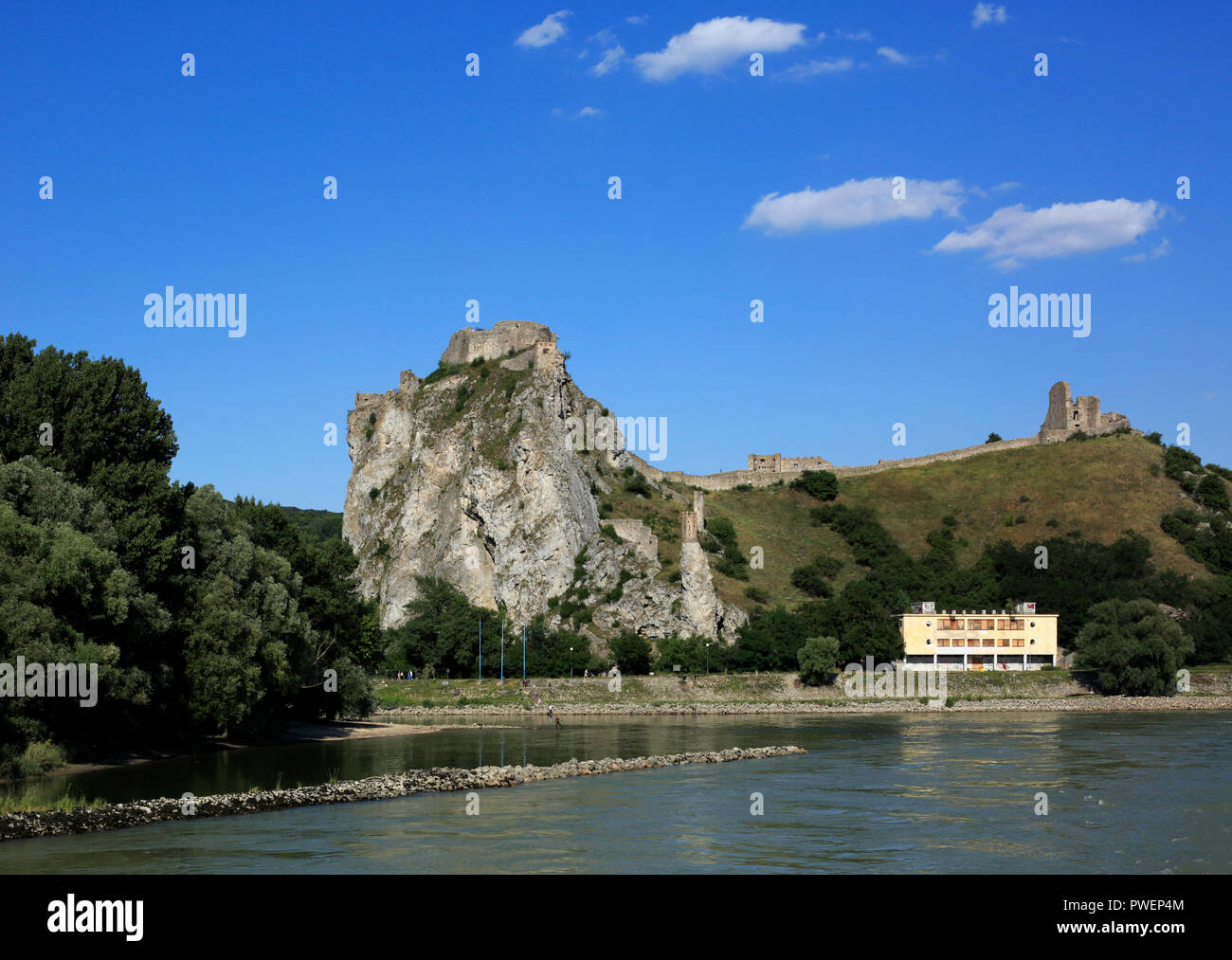 slovak-republic-slovakia-bratislava-capital-city-danube-little
