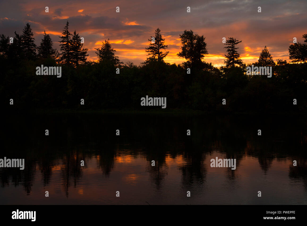 Willamette River sunset, Sunset Park, Keizer, Oregon Stock Photo Alamy