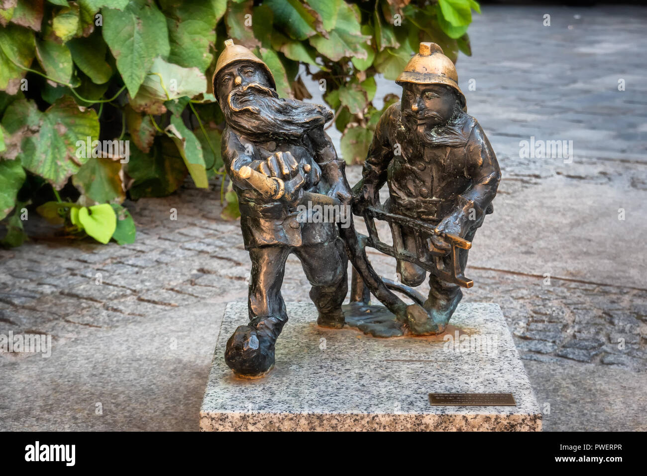 Small statues hires stock photography and images Alamy