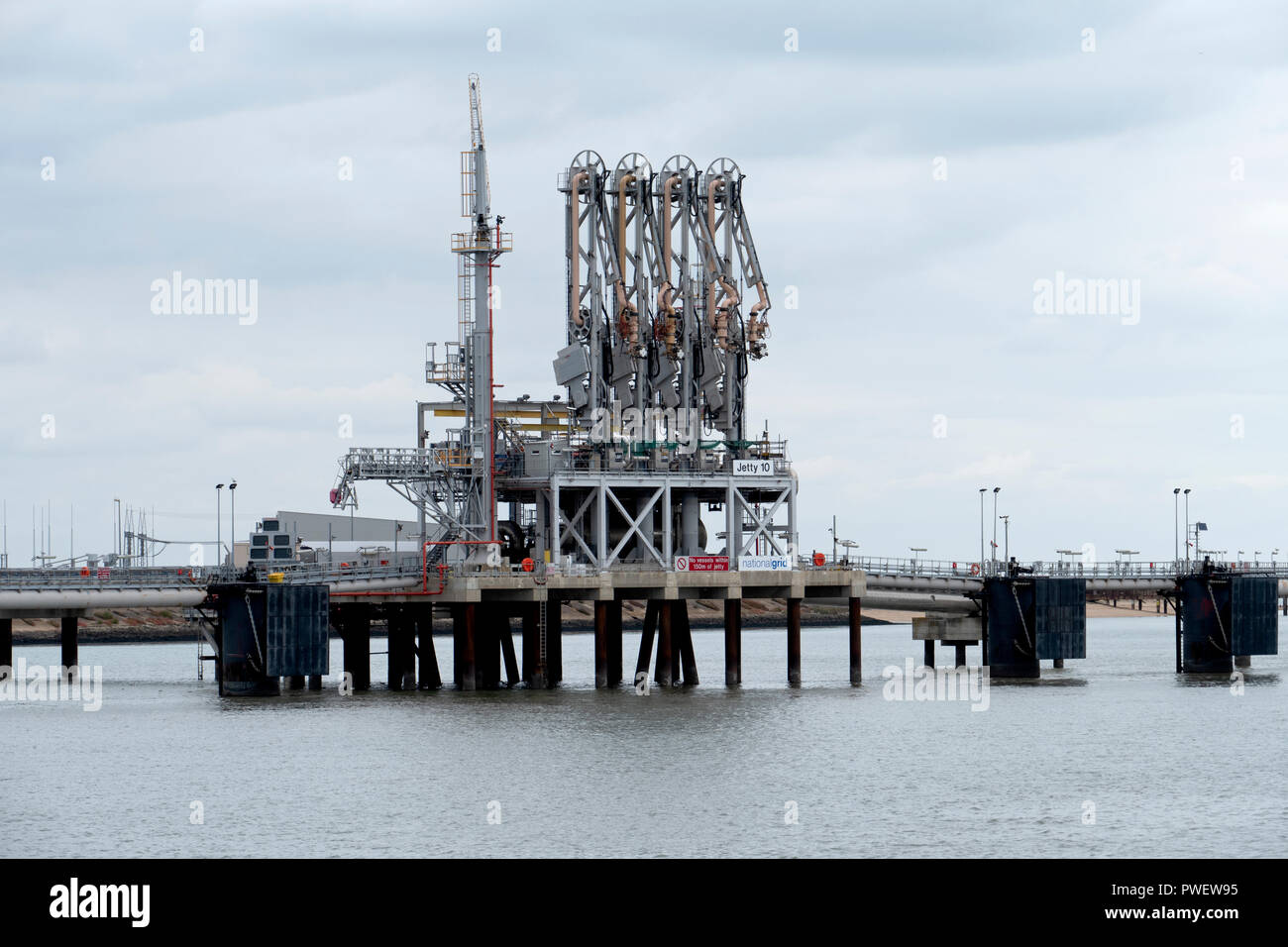 Medway Liquefied Natural Gas LNG Gas input terminal on the River Medway in Kent, England. Stock Photo