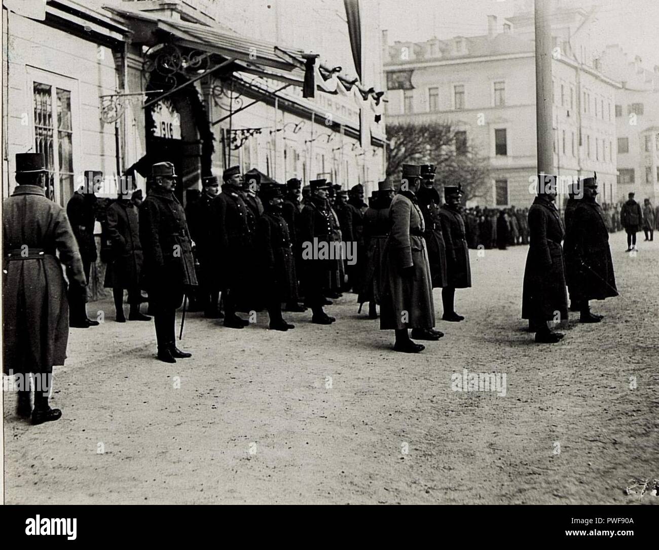 Bruneck, Kaiserjägerfeier am 16.1.1916. Der 14. Korpsstab vor dem Hotel Post. Stock Photo