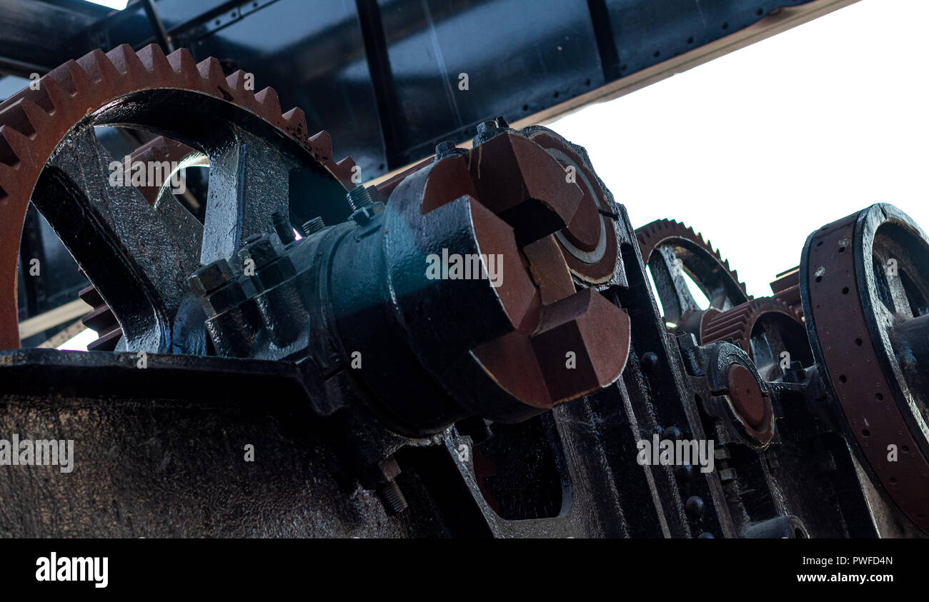Rusty worn machinery cog gears and sprockets Stock Photo Alamy