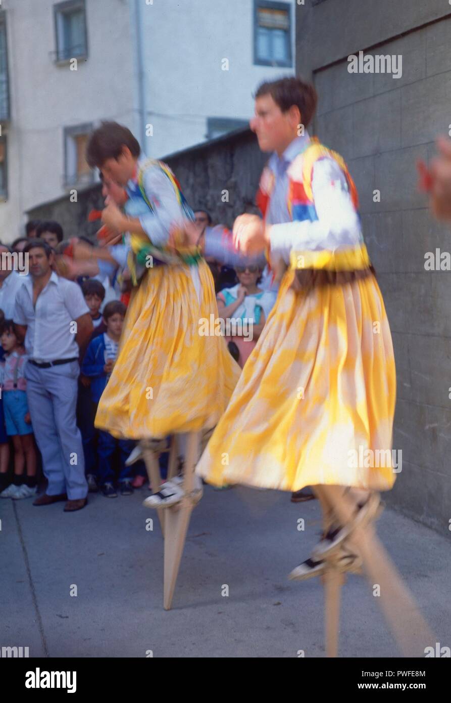 Una fiesta del pueblo hi-res stock photography and images - Alamy
