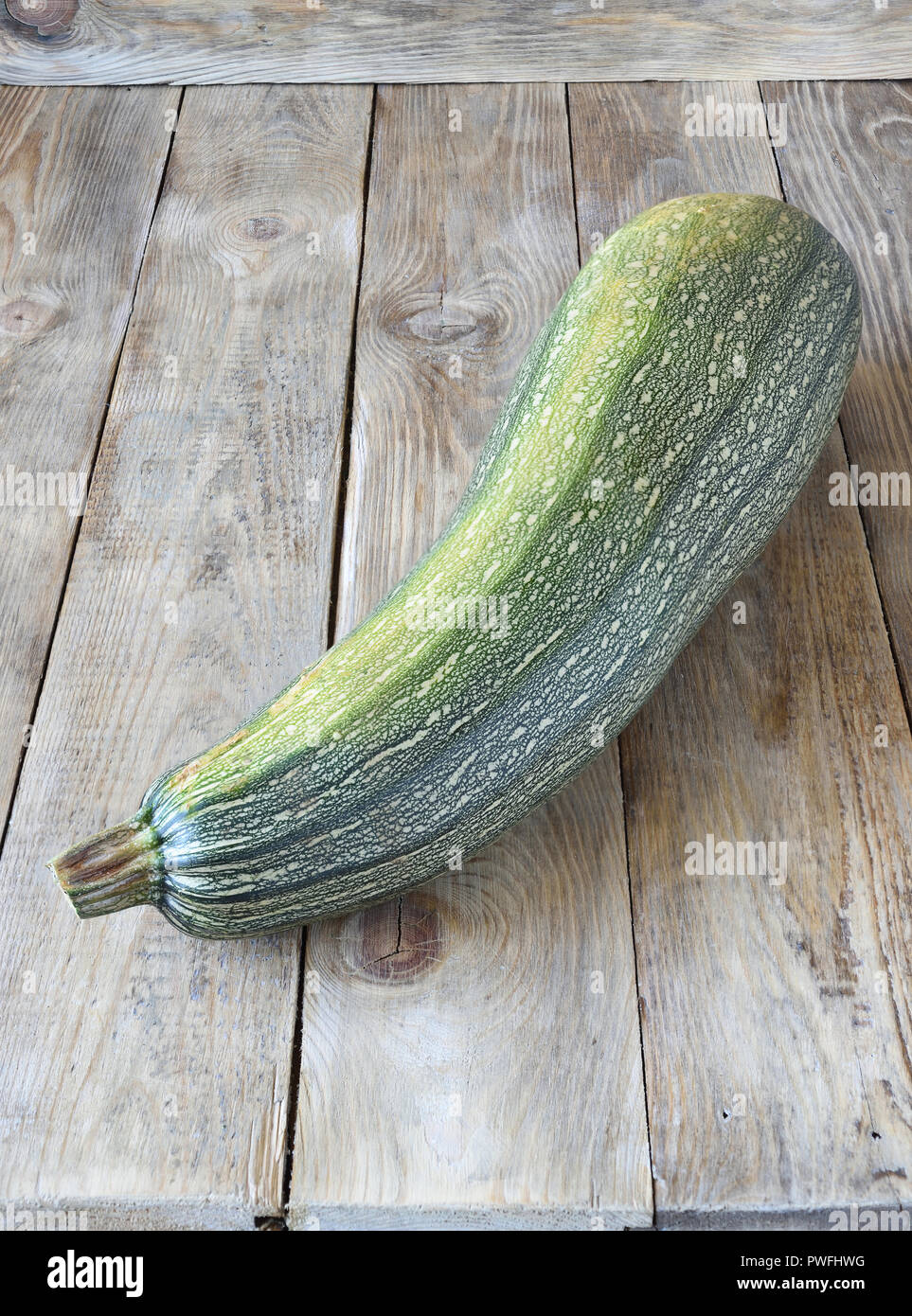 Small Ripe Squash Rustic stile green ripe hi-res stock photography and images - Alamy