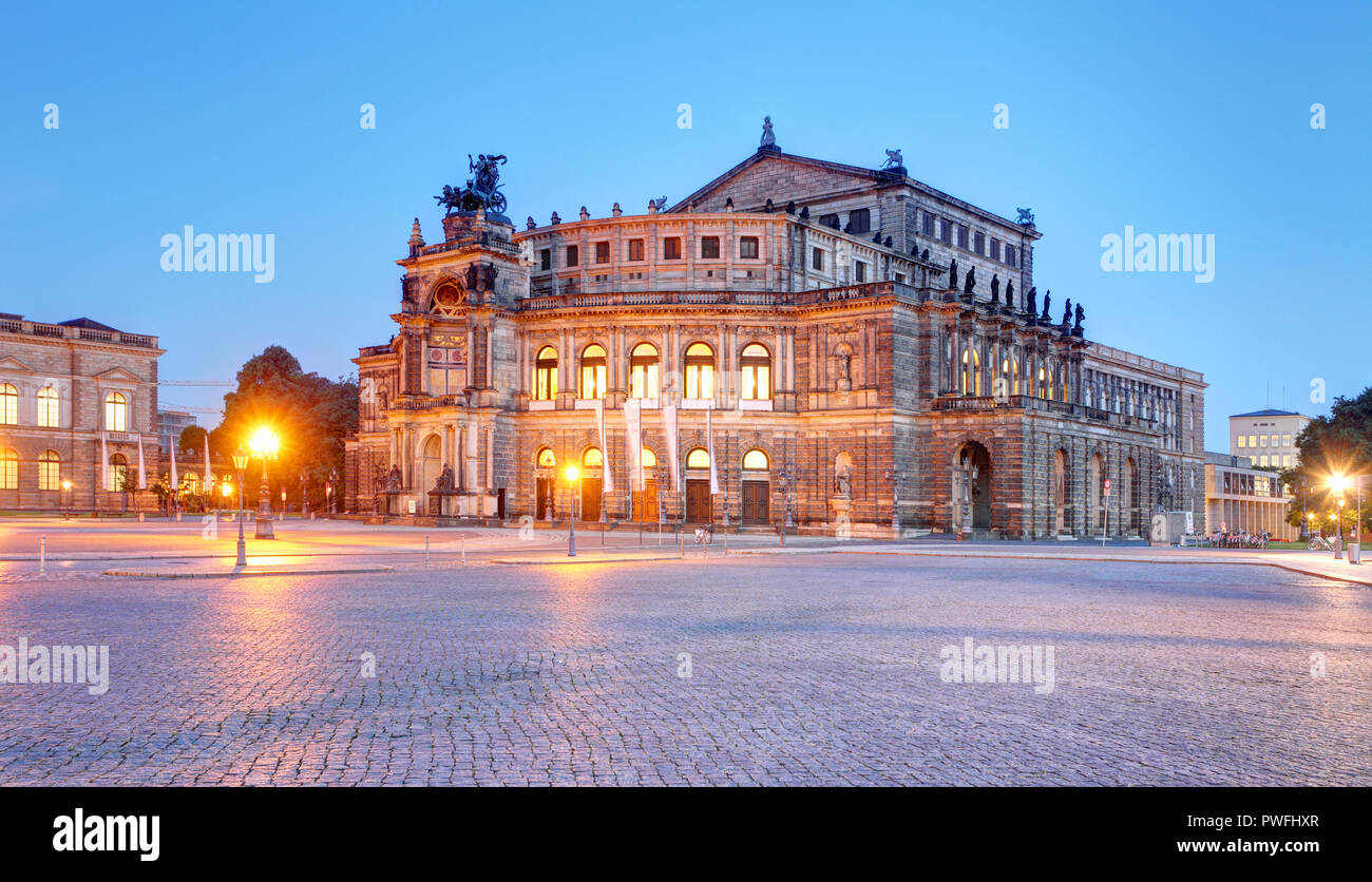 Semperoper opera building at night in Dresden Stock Photo