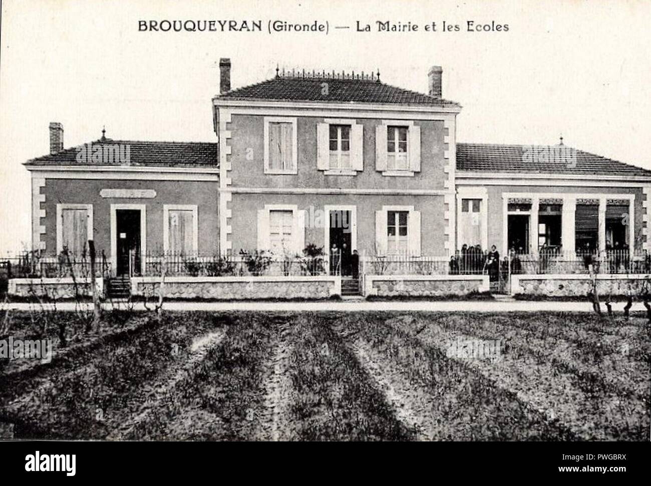 Brouqueyran Mairie et écoles Stock Photo Alamy