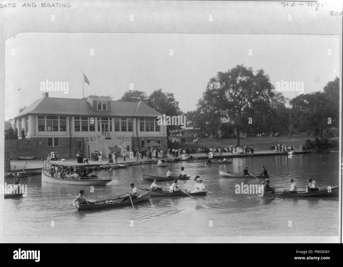 Bronx Lake from N.Y. Zoological Park, 183d and Southern Blvd., N.Y.C. Stock Photo