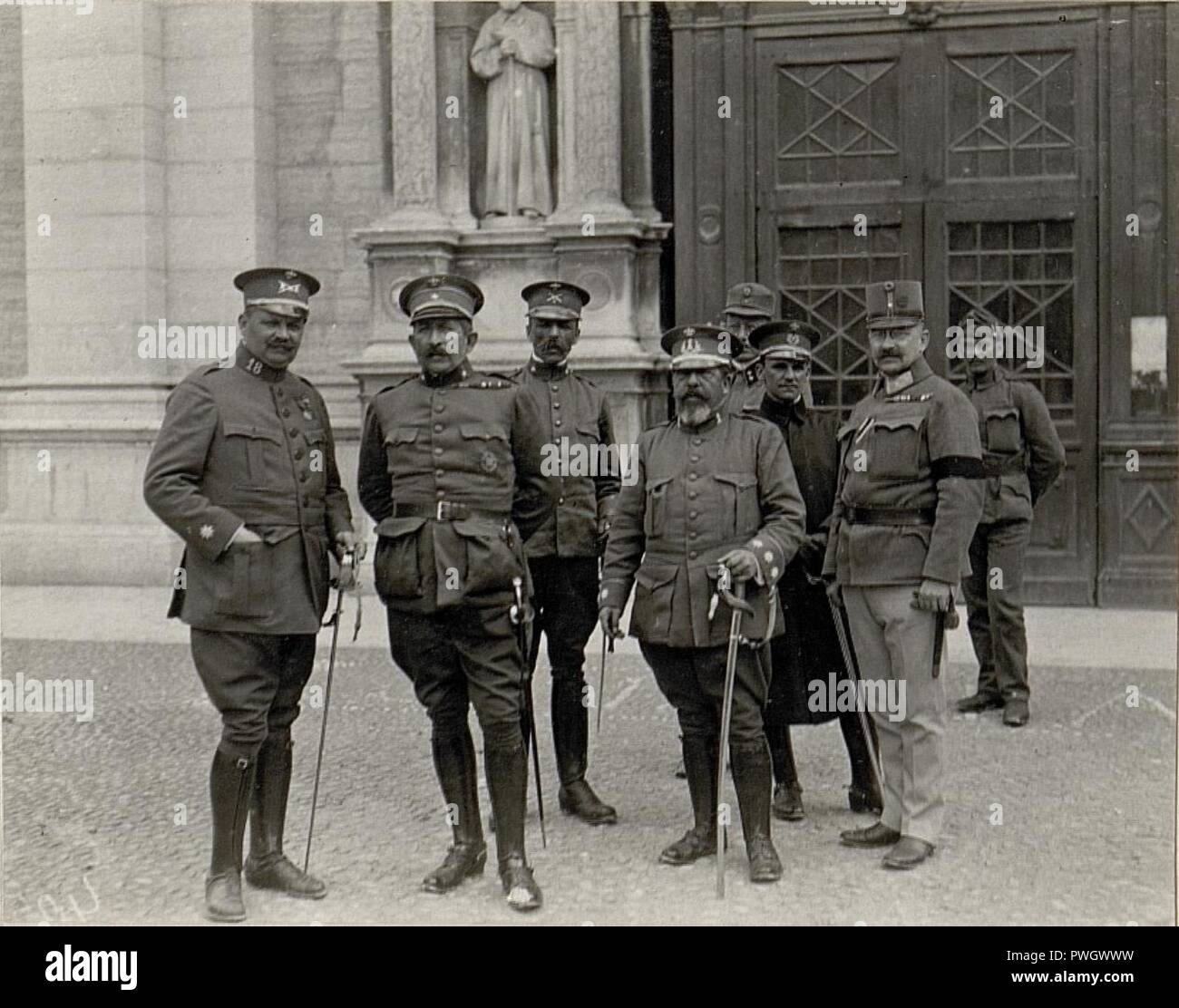 Bulgarische Offiziere Stock Photo Alamy
