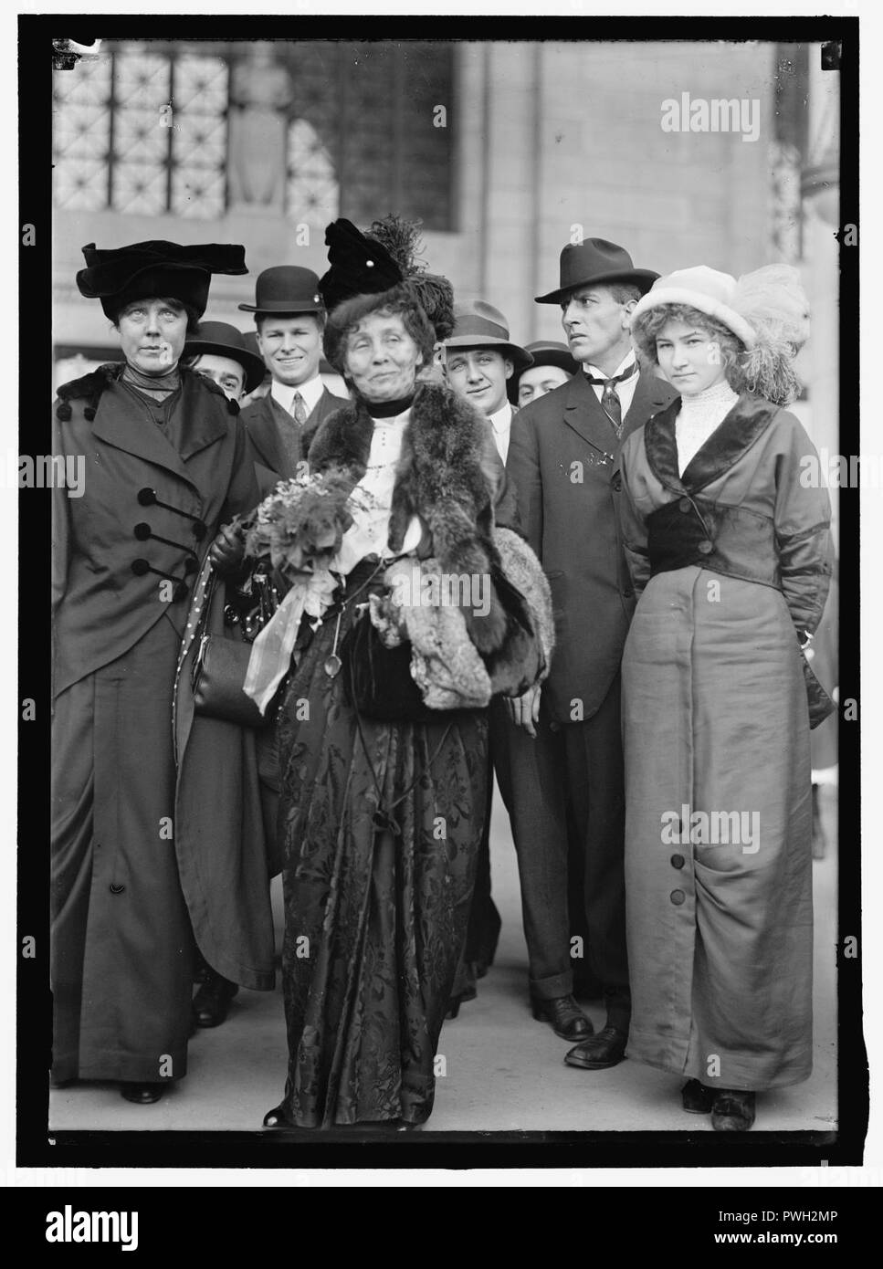 BURNS, MISS LUCY. OF C.U.W.S. LEFT, WITH MRS. (EMMELINE) PANKHURST Stock Photo
